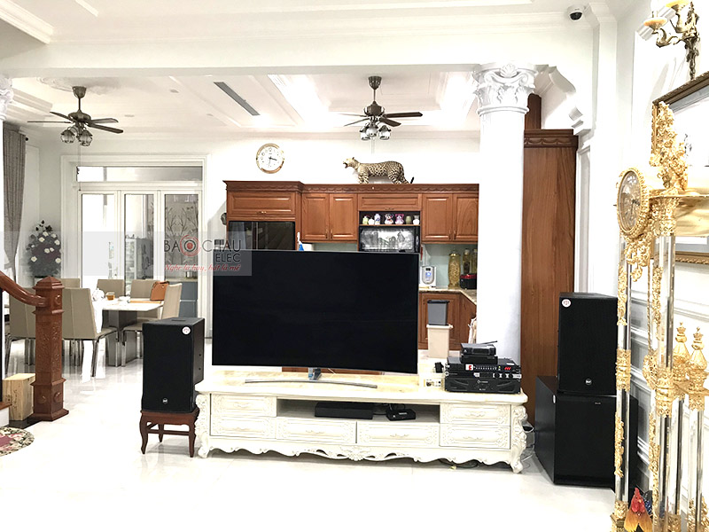 D&agrave;n karaoke cao cấp của gia đ&igrave;nh ch&uacute; Thanh ở Quận 7