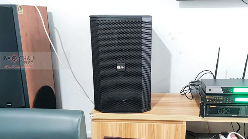 Dàn karaoke gia đình anh Hiếu 