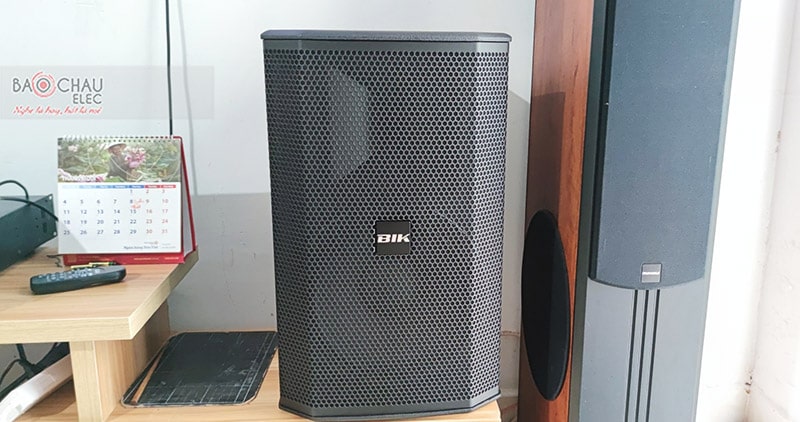 Dàn karaoke gia đình anh Hiếu 