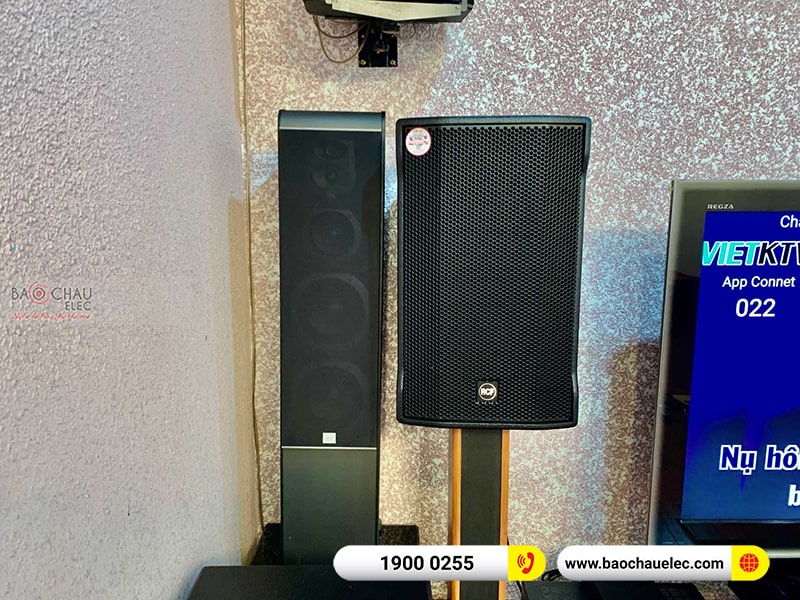 Dàn karaoke gia đình anh Trí