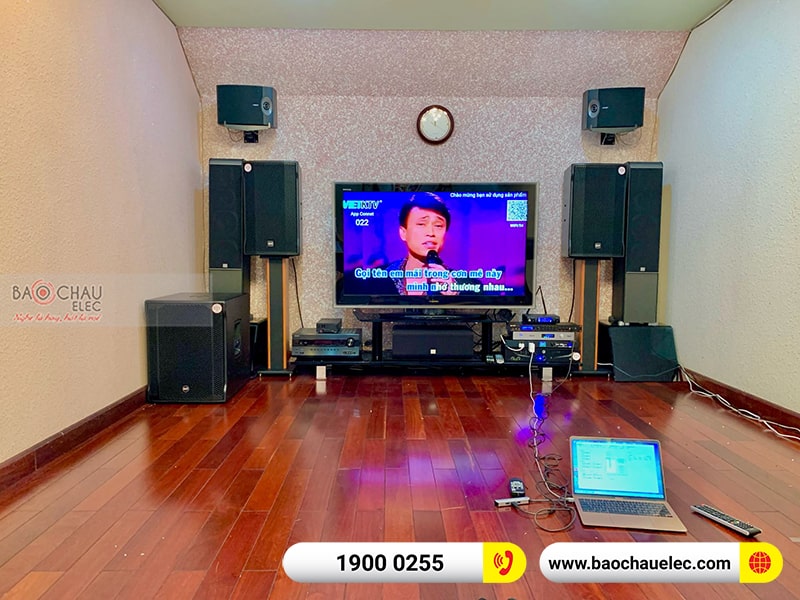 Dàn karaoke gia đình anh Trí