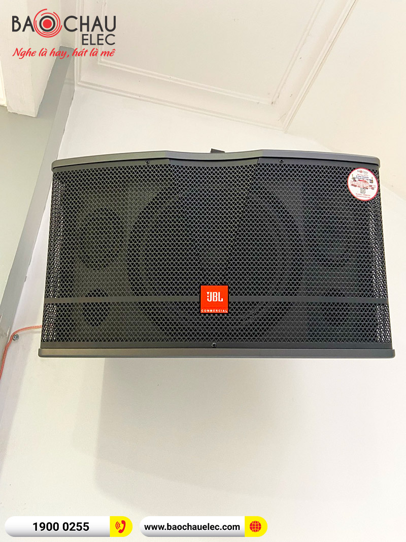 Dàn karaoke gia đình chị Hoa