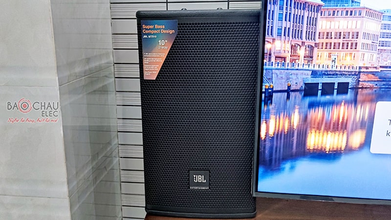 Dàn karaoke gia đình chị Ngân