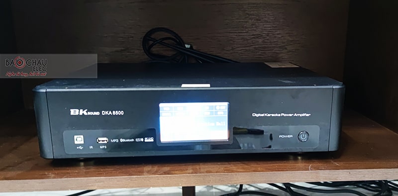 Dàn karaoke gia đình chị Ngân