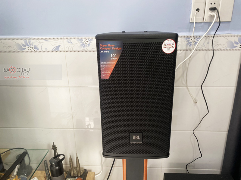 Dàn karaoke gia đình chị Thảo