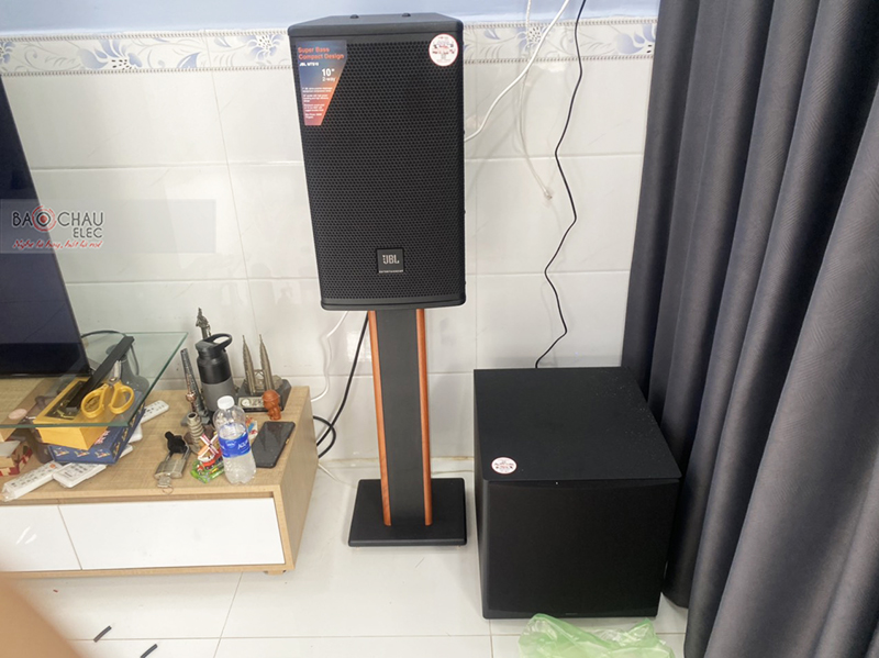 Dàn karaoke gia đình chị Thảo