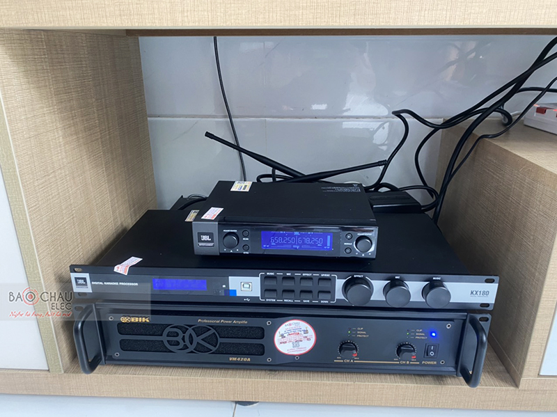 Dàn karaoke gia đình chị Thảo