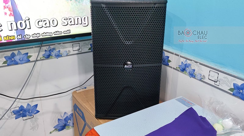 Dàn karaoke gia đình chú Thân