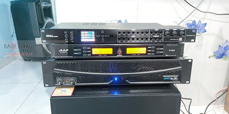 Dàn karaoke gia đình chú Thân