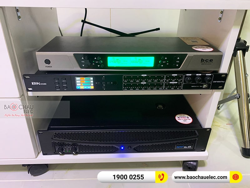 Dàn karaoke gia đình cô Huyền