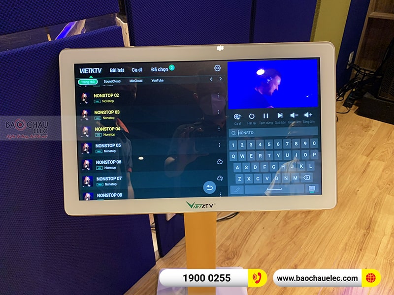 Dàn karaoke gia đình cô Linh