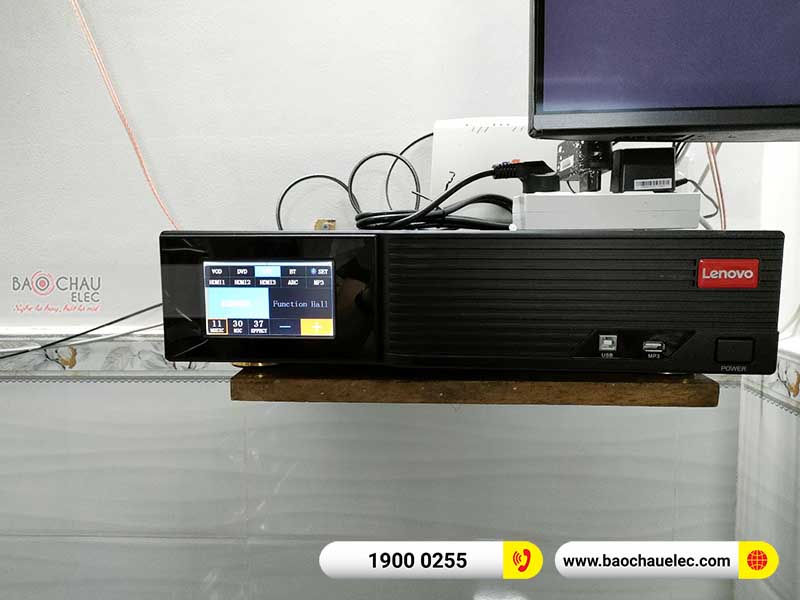 Dàn karaoke gia đình cô Thảo