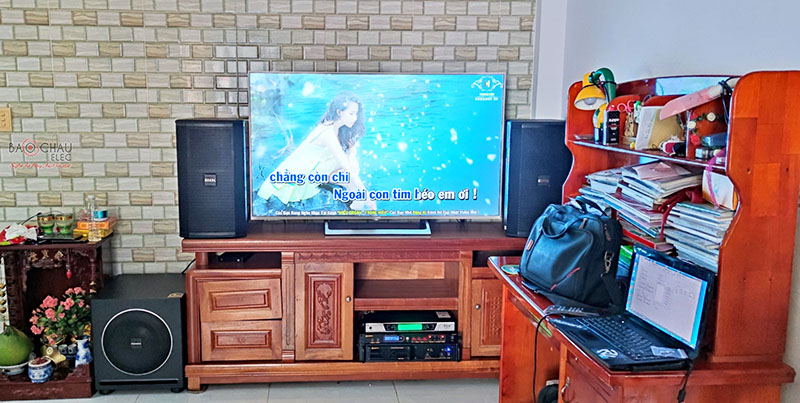 Dàn karaoke gia đình anh Cùng h4