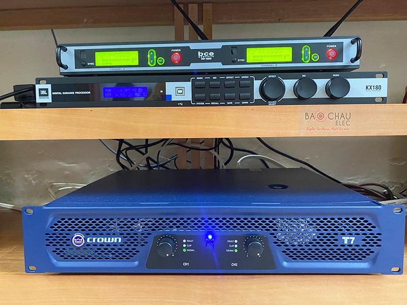 Dàn karaoke gia đình anh Cương