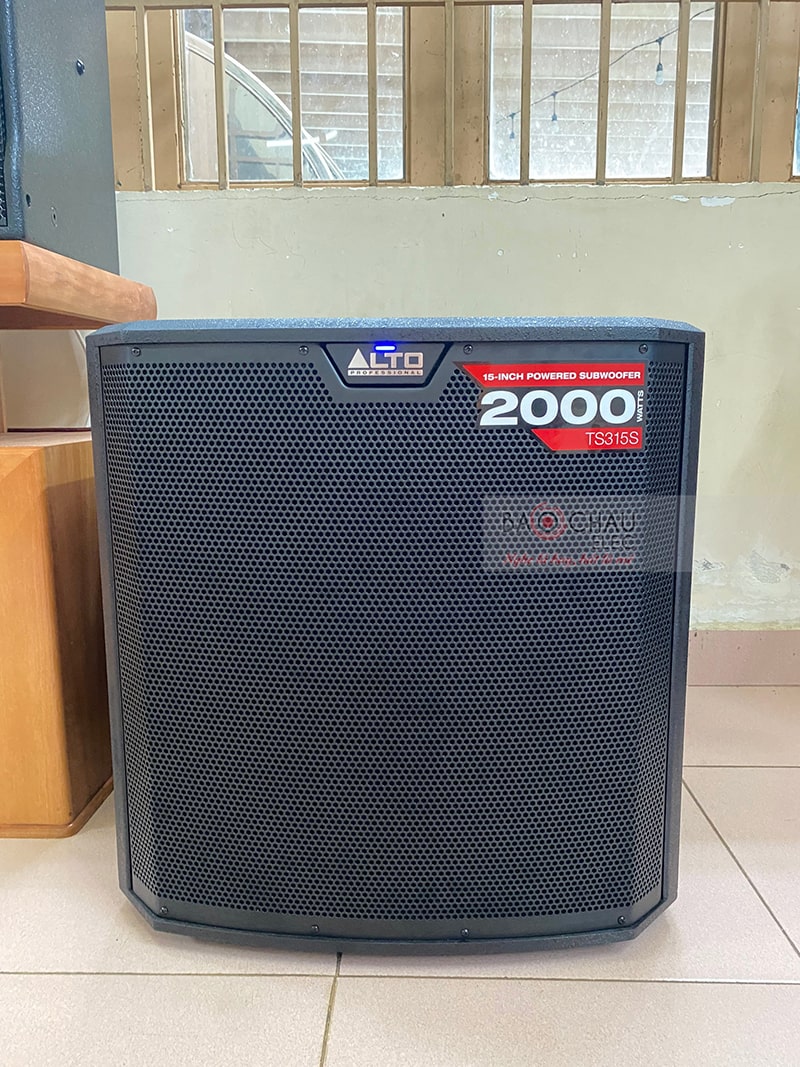 Dàn karaoke gia đình anh Cương