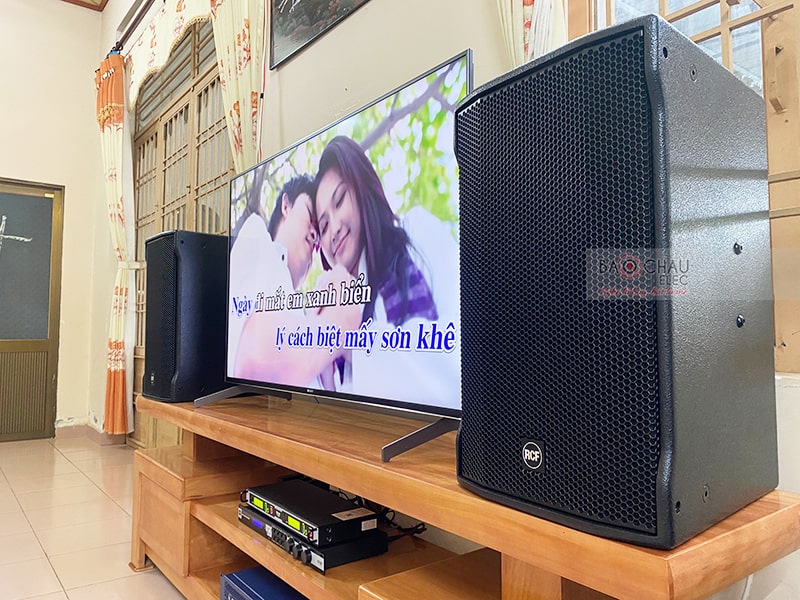 Dàn karaoke gia đình anh Cương