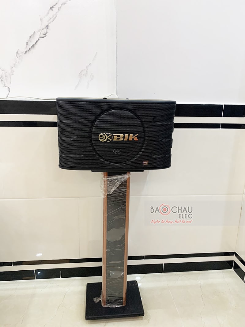 Dàn karaoke gia đình anh Hùng 