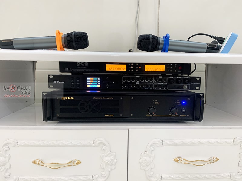 Dàn karaoke gia đình anh Hùng 