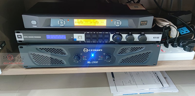 Dàn karaoke gia đình anh Nghị 
