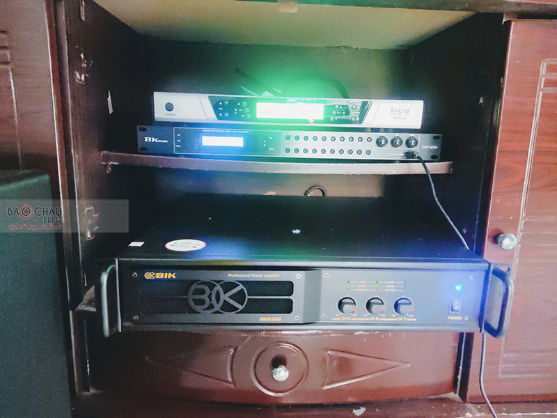 Dàn karaoke gia đình anh Quang h3