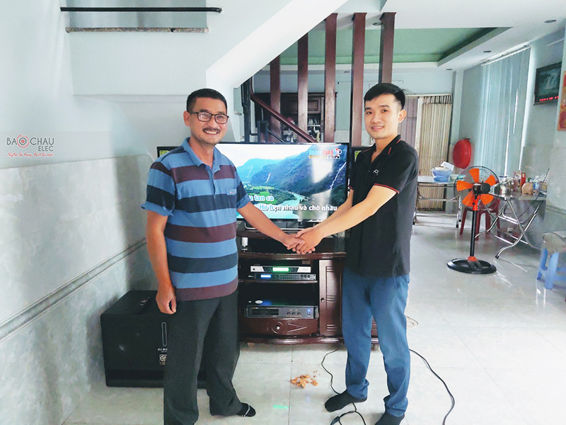 Dàn karaoke gia đình anh Quang h5