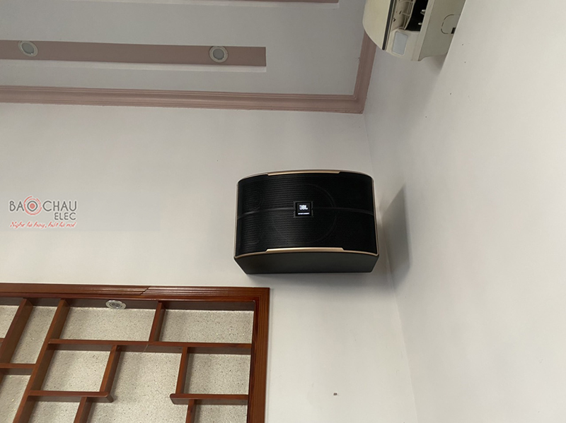 Dàn karaoke gia đình anh Quý