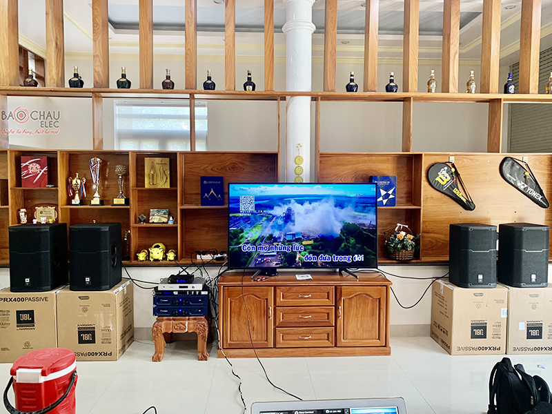 Dàn karaoke gia đình anh Sơn h2