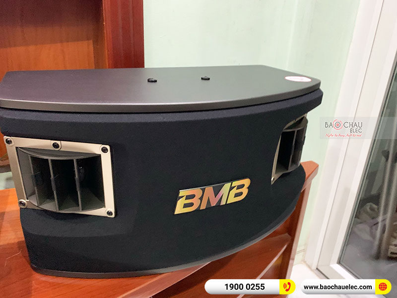 Dàn karaoke gia đình anh Trọng