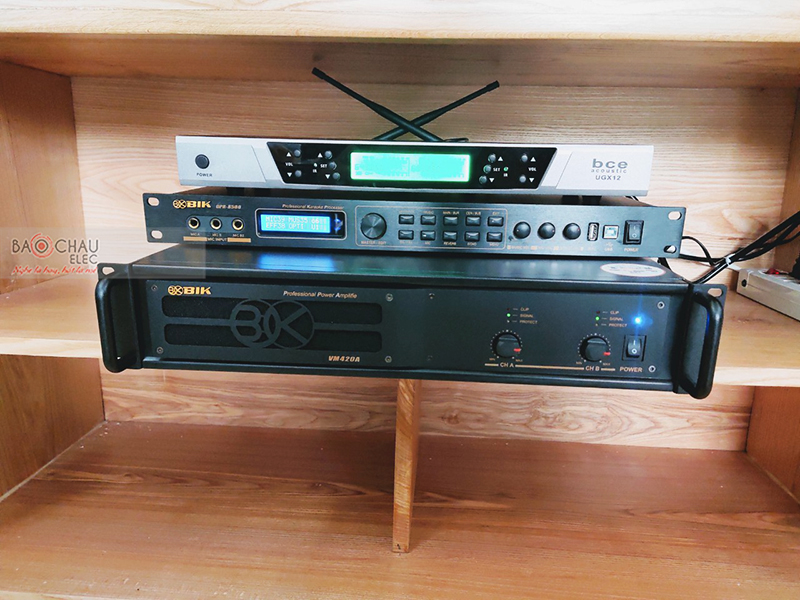 Dàn karaoke gia đình anh Tuấn h4