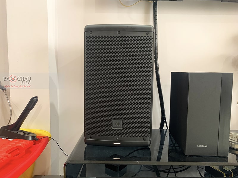 Dàn karaoke gia đình chị Ngân 