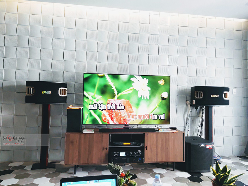 D&agrave;n karaoke gia đ&igrave;nh chị Nhung h5