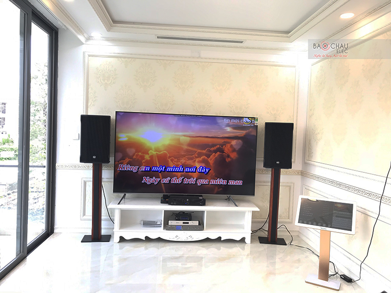 M&agrave;n h&igrave;nh cảm ứng điện dung VietKTV 22 inch