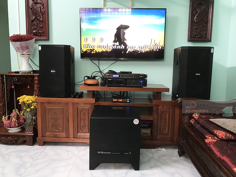 Dàn karaoke gia đình chị Thắm