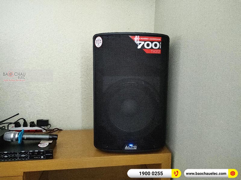 Dàn karaoke gia đình chị Tiên