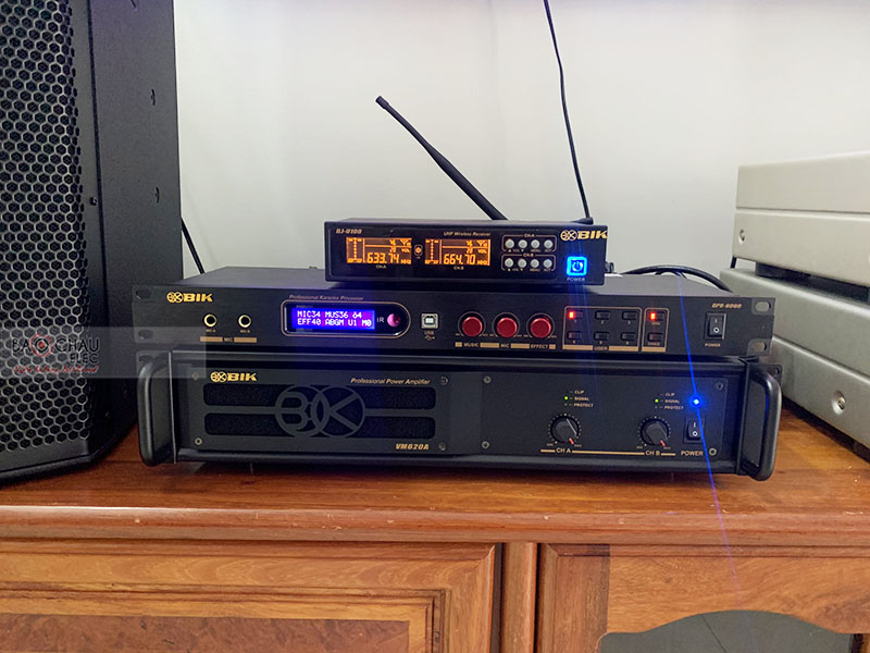 Dàn karaoke gia đình chị Vân h2