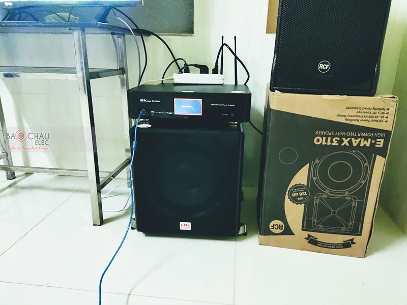 Dàn karaoke gia đình cô Hiền h3