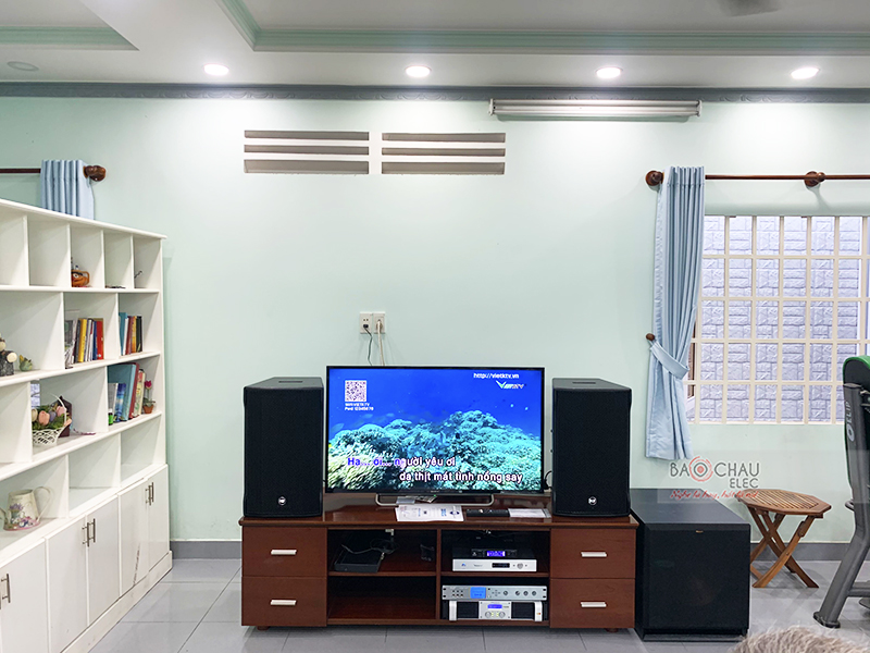 Dàn karaoke gia đình cô Hồng h4