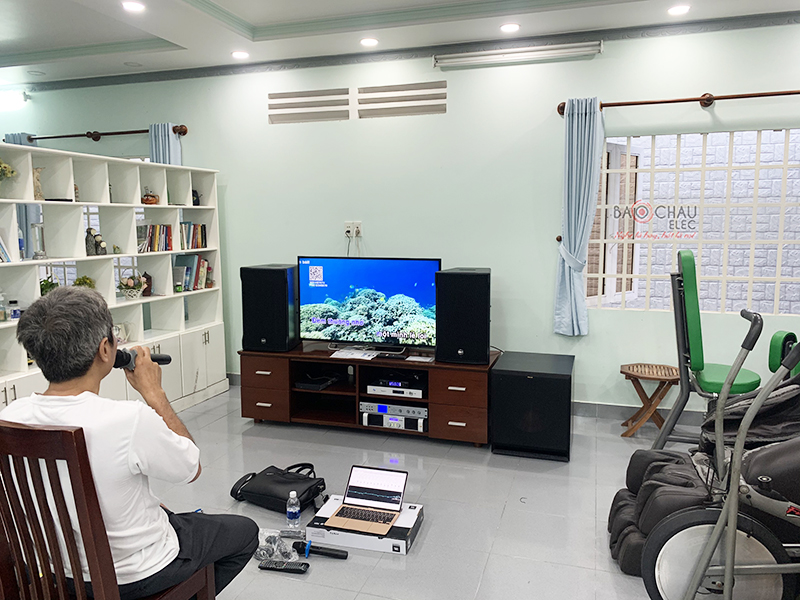 Dàn karaoke gia đình cô Hồng h5