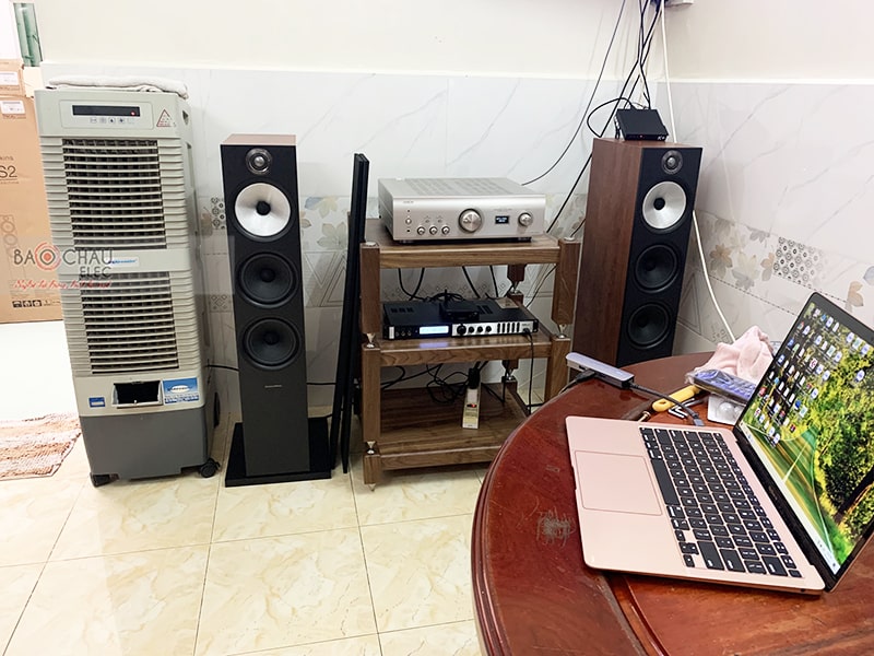 Dàn nghe nhạc anh Hải