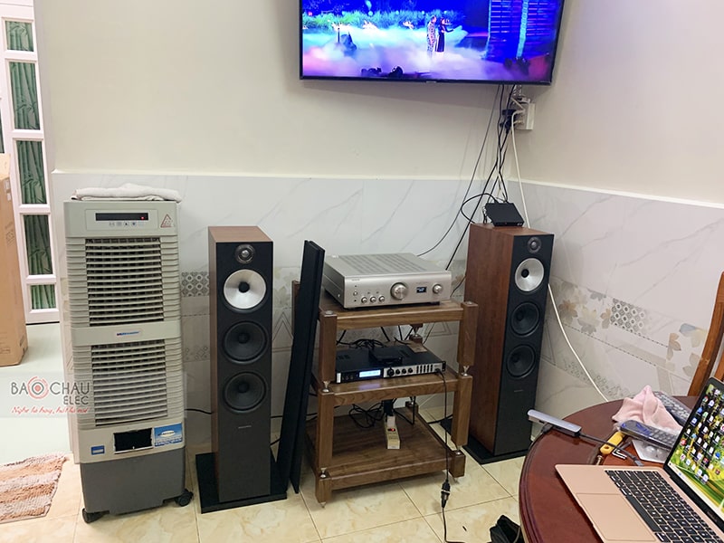 Dàn nghe nhạc anh Hải
