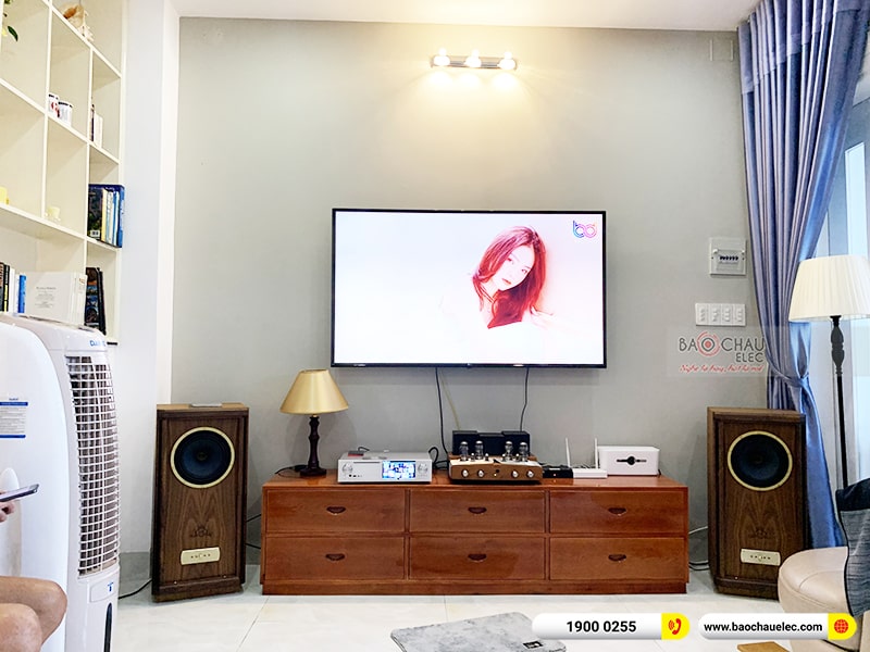 D&agrave;n nghe nhạc ch&uacute; Lương