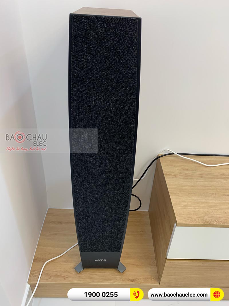Dàn nghe nhạc, karaoke gia đình chị Thy
