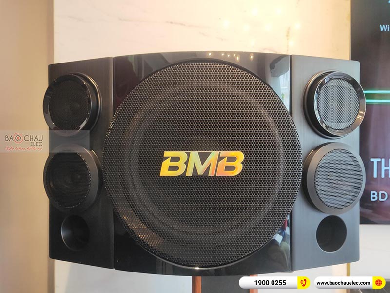 Dàn karaoke gia đình anh Nghị