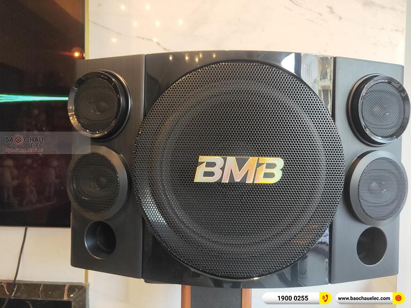 Dàn karaoke gia đình anh Nghị