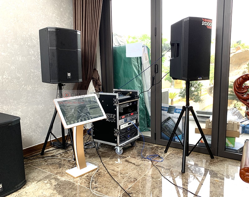 B&agrave;n mixer Alto Live1202 (12k&ecirc;nh/2bus) 