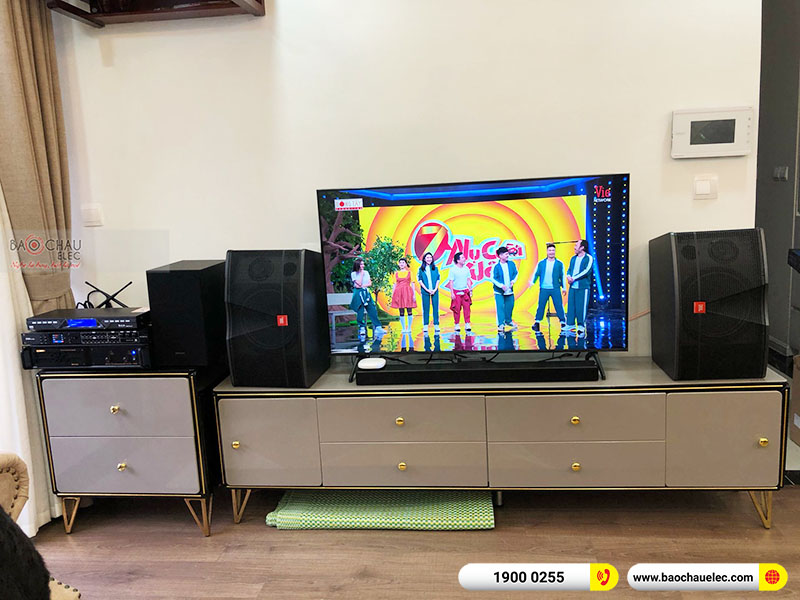 Dàn karaoke gia đình anh Hùng