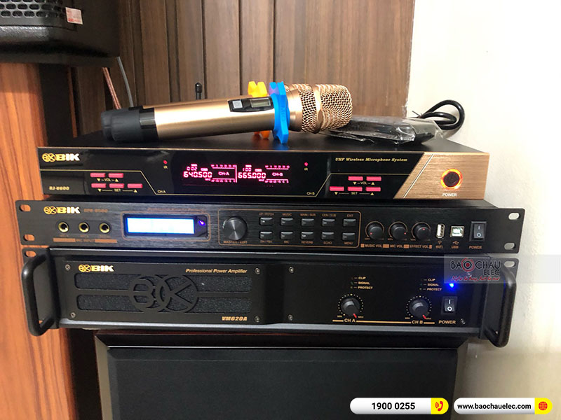 Dàn karaoke gia đình anh Linh