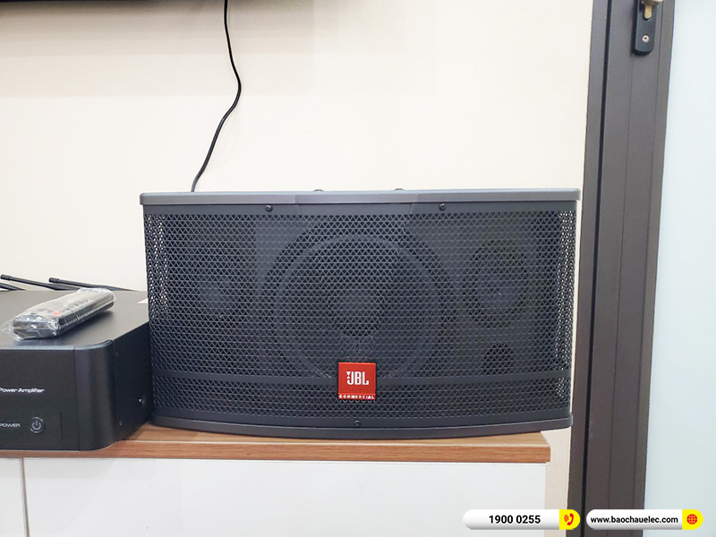 Lắp đặt dàn karaoke trị giá khoảng 20 triệu cho chị Thảo tại Hà Nội (JBL CV1852T, BKSound DKA 6500) 