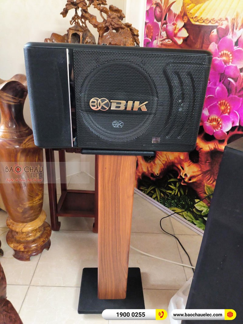 Dàn karaoke gia đình anh Việt