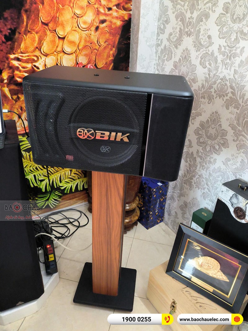 Dàn karaoke gia đình anh Việt